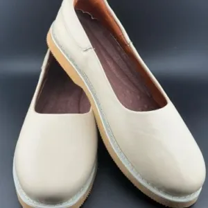 مركوب ڤينوم أبيض